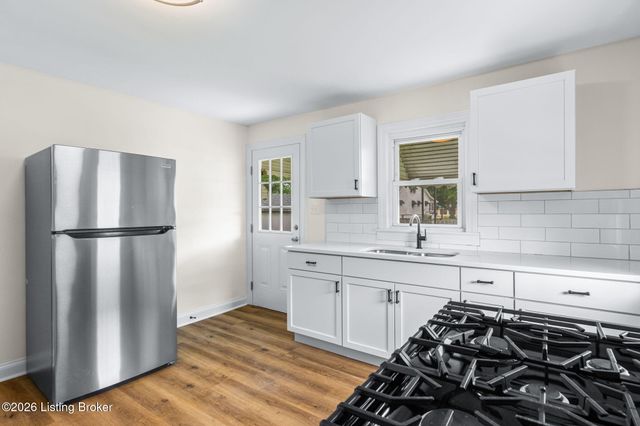 3320 Vetter Ave, Louisville, KY 40215