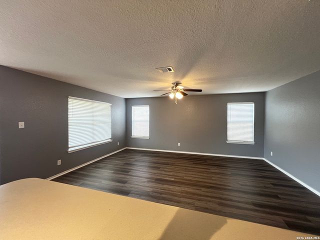 10031 STAGECOACH BAY, San Antonio, TX 78254