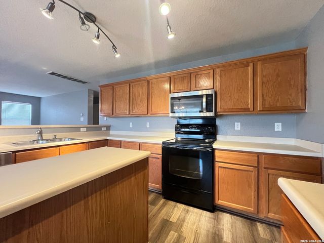 10031 STAGECOACH BAY, San Antonio, TX 78254