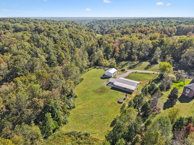 1147 Woodmont Dr, Centerville, TN 37033