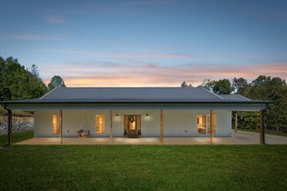 1147 Woodmont Dr, Centerville, TN 37033