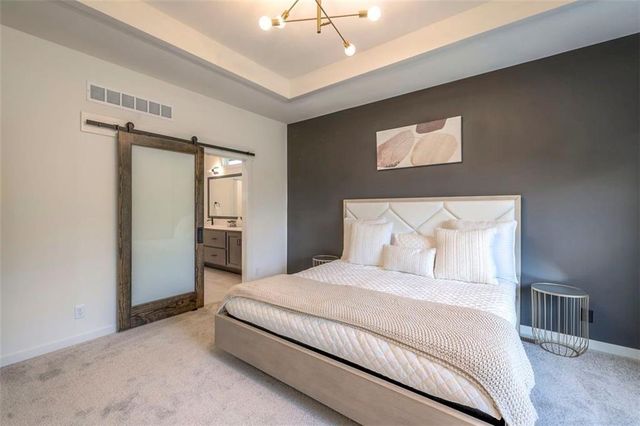 16567 S Stagecoach Street, Olathe, KS 66062