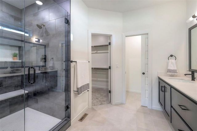 16567 S Stagecoach Street, Olathe, KS 66062