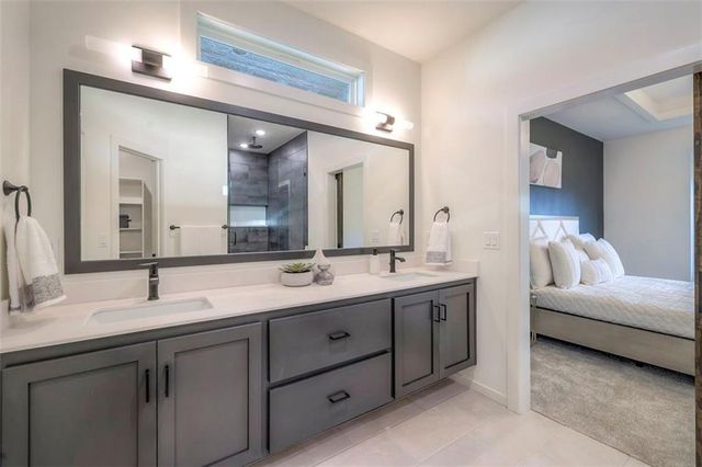 16567 S Stagecoach Street, Olathe, KS 66062