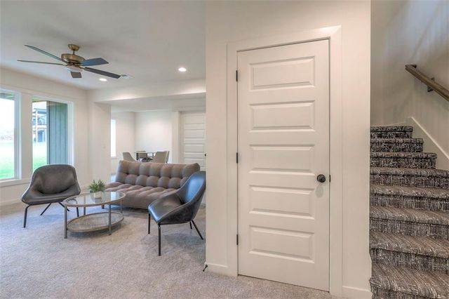 16567 S Stagecoach Street, Olathe, KS 66062