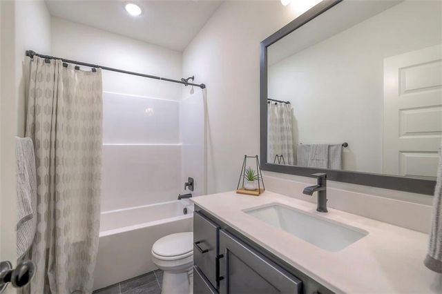 16567 S Stagecoach Street, Olathe, KS 66062