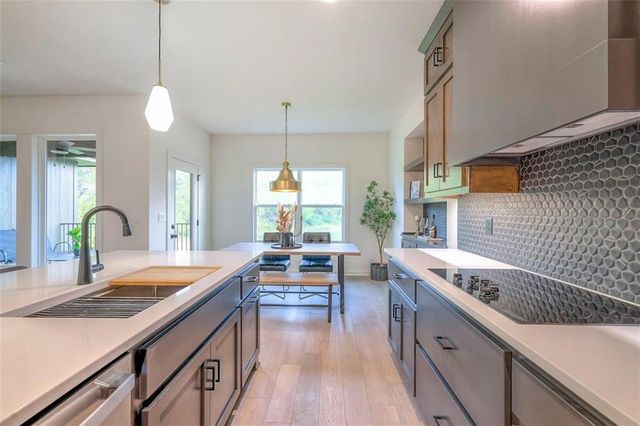 16567 S Stagecoach Street, Olathe, KS 66062