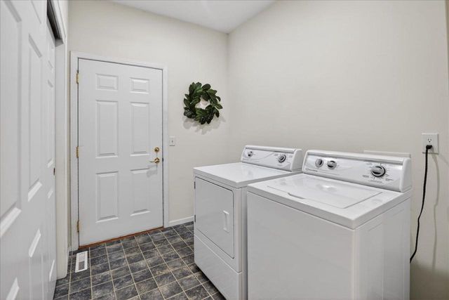 507 Galway Terrace, Cottage Grove, WI 53527