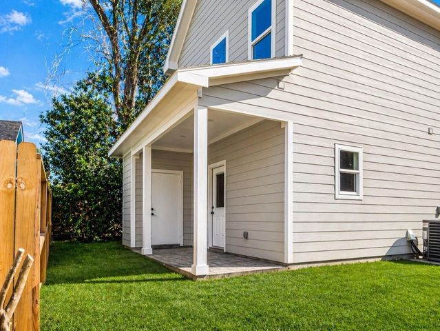 16736 E Ivanhoe, Montgomery, TX 77316