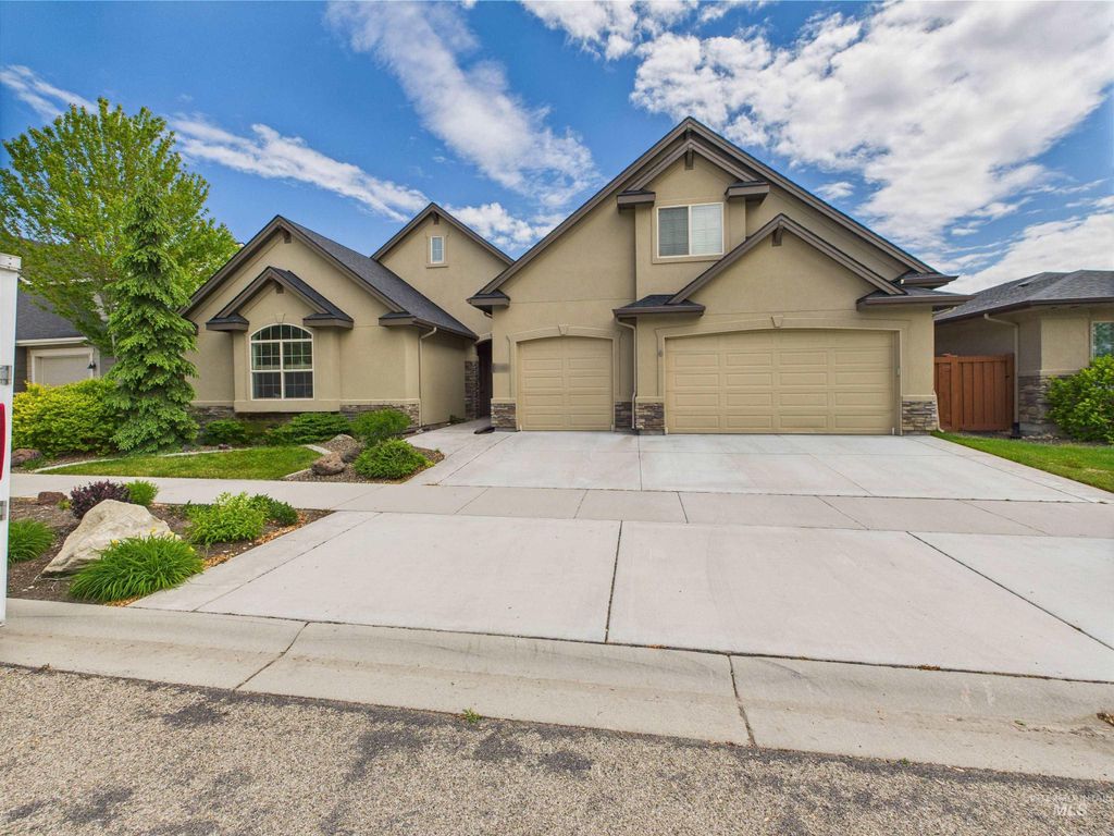 9389 W Wildbranch, Star, ID 83669