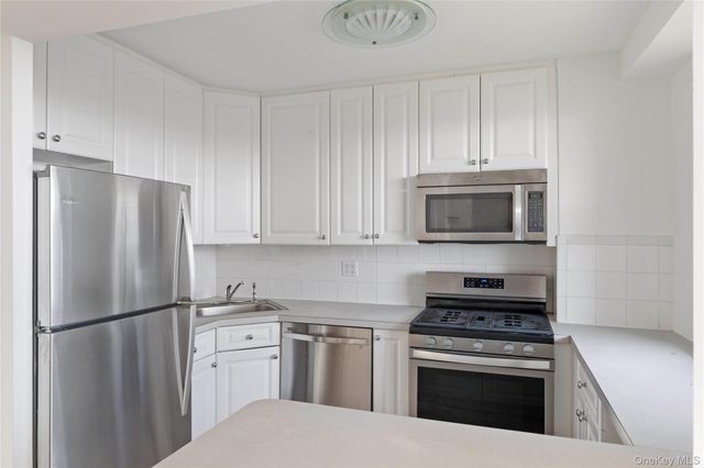 5900 Arlington Avenue 6S, Bronx, NY 10471