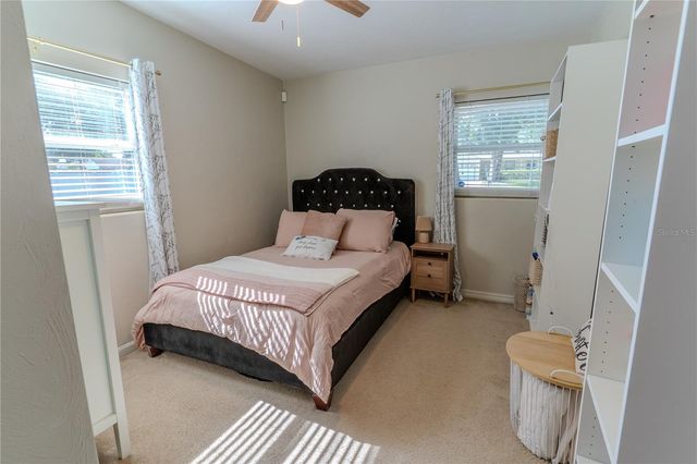 648 N LAKE AVENUE, Apopka, FL 32712