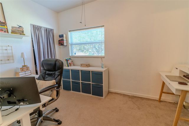 648 N LAKE AVENUE, Apopka, FL 32712