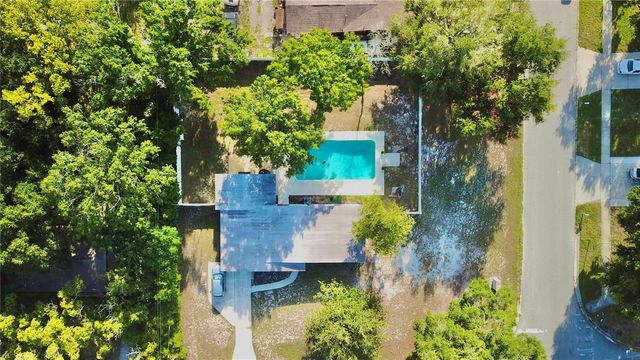 648 N LAKE AVENUE, Apopka, FL 32712