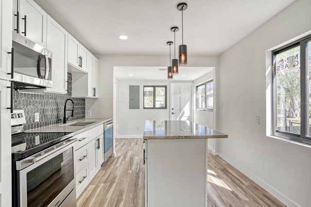 711 19TH AVENUE S, St Petersburg, FL 33705