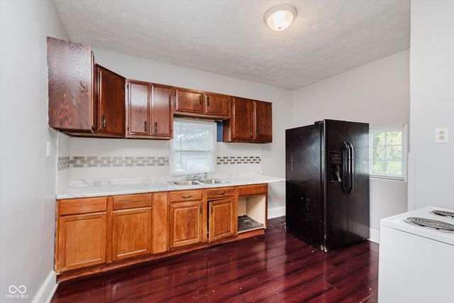 1043 W 37th Street, Indianapolis, IN 46208