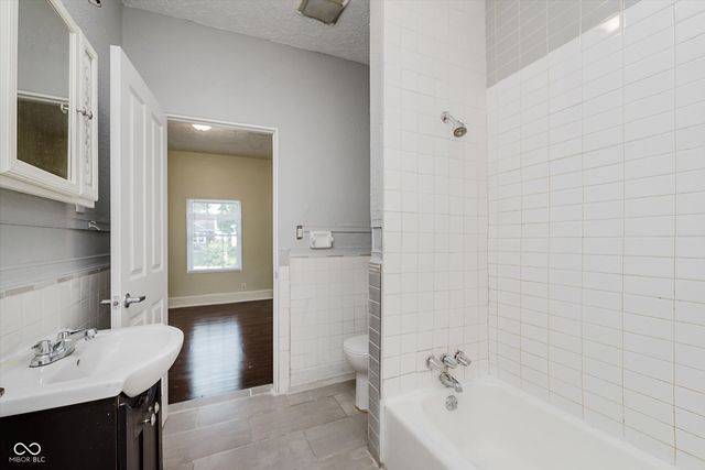 1043 W 37th Street, Indianapolis, IN 46208