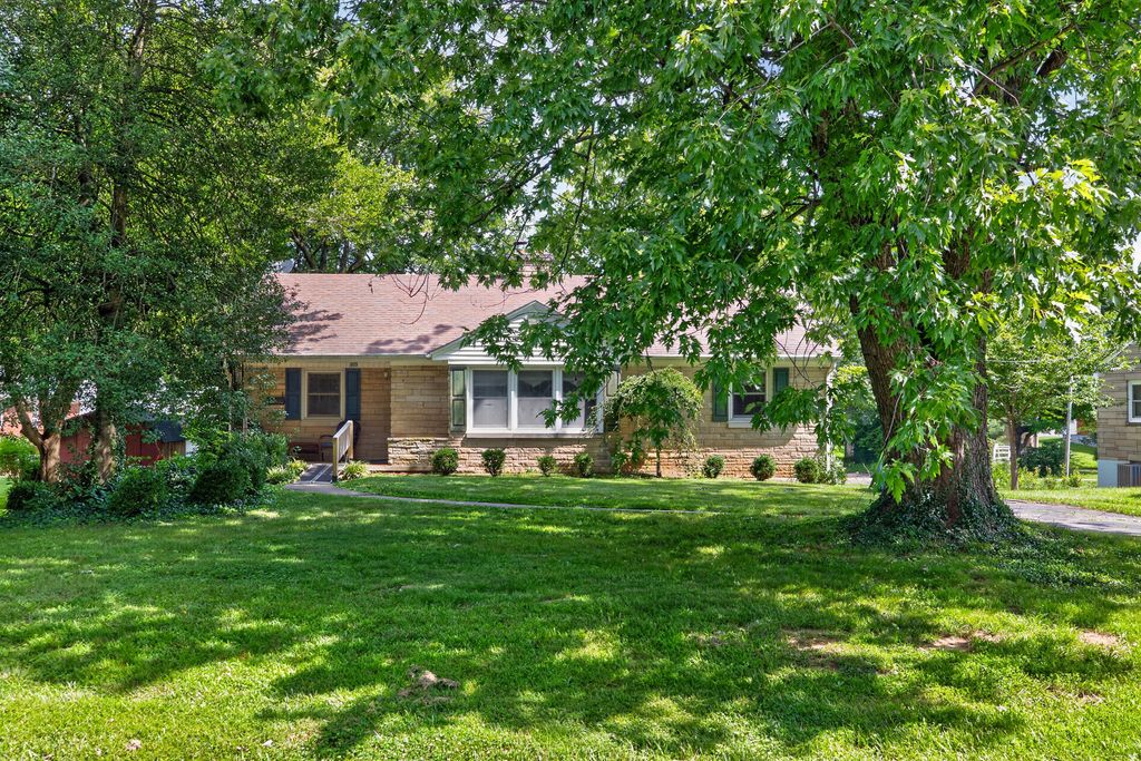 805 Sunset Drive, Danville, KY 40422