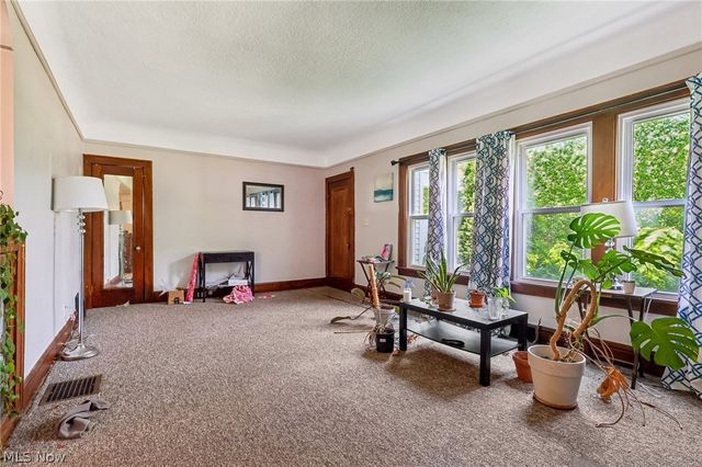 3953 W 160th Street, Cleveland, OH 44111