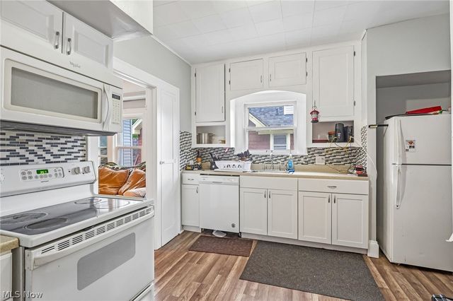 3953 W 160th Street, Cleveland, OH 44111