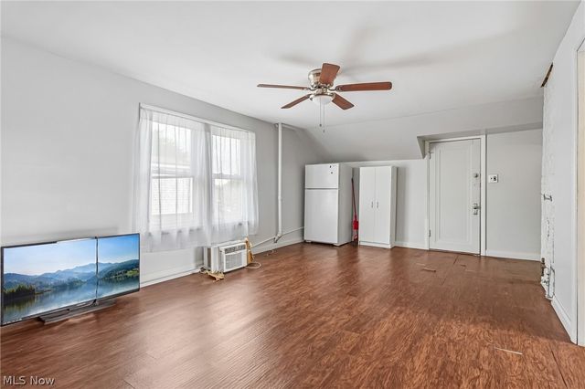 3953 W 160th Street, Cleveland, OH 44111