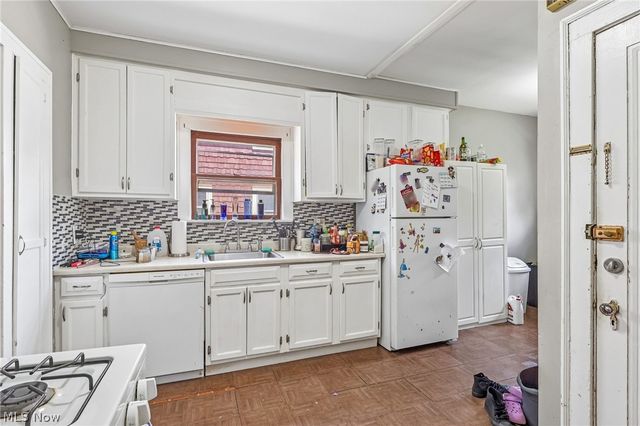 3953 W 160th Street, Cleveland, OH 44111