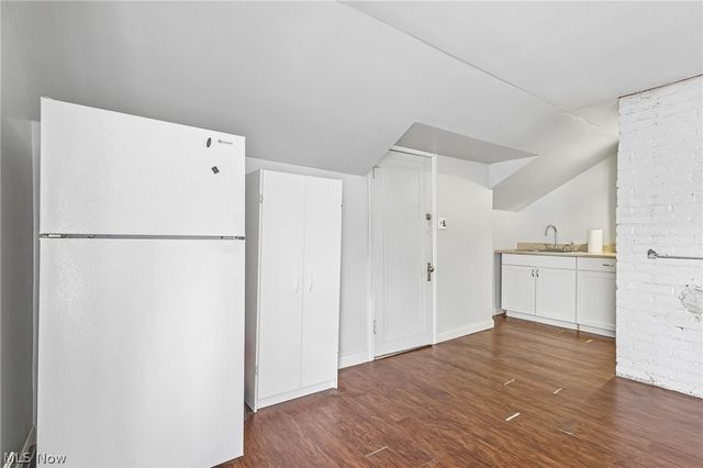 3953 W 160th Street, Cleveland, OH 44111