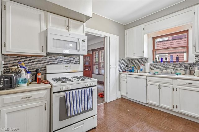 3953 W 160th Street, Cleveland, OH 44111