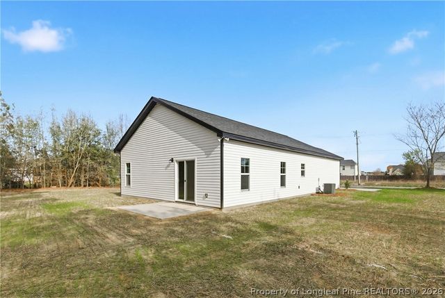 1523 McBryde Lake Road, Raeford, NC 28376