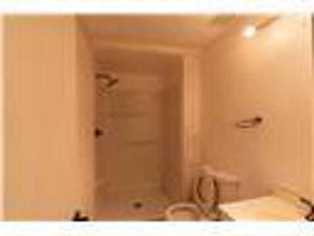 9525 Manning Avenue, Kansas City, MO 66134