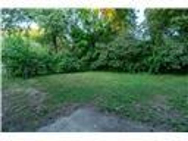 9525 Manning Avenue, Kansas City, MO 66134