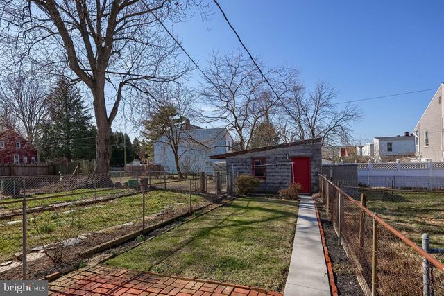 36 N 6TH ST, Columbia, PA 17512