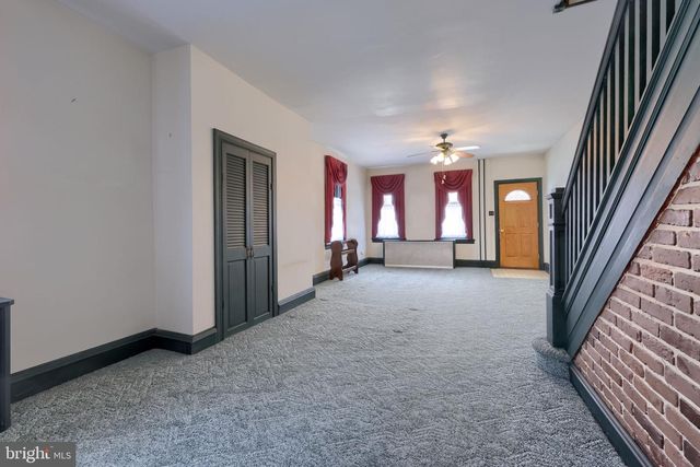 36 N 6TH ST, Columbia, PA 17512