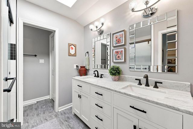 70 ARROWHEAD RDG, Hedgesville, WV 25427