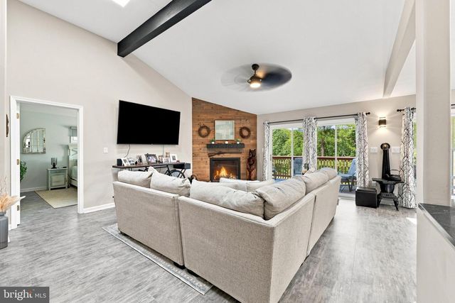 70 ARROWHEAD RDG, Hedgesville, WV 25427