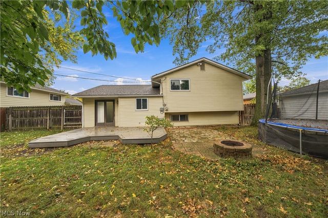 24263 Lebern Drive, North Olmsted, OH 44070