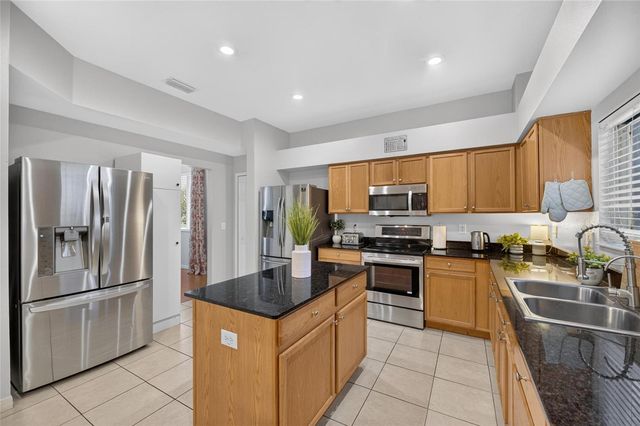 13007 OAKMONT WOOD COURT, Riverview, FL 33579