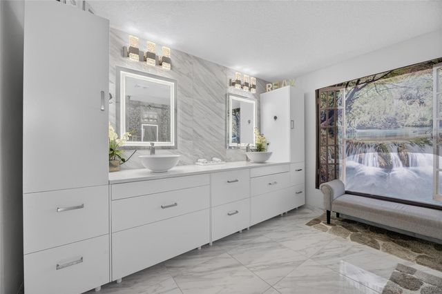 13007 OAKMONT WOOD COURT, Riverview, FL 33579