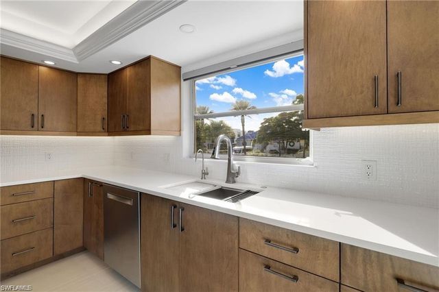 9486 Gulf Shore DR A101, Naples, FL 34108