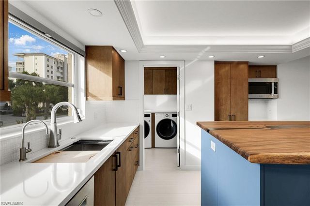 9486 Gulf Shore DR A101, Naples, FL 34108