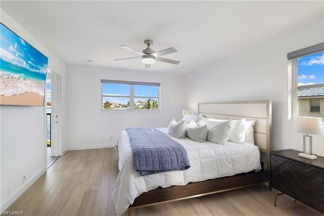 9486 Gulf Shore DR A101, Naples, FL 34108