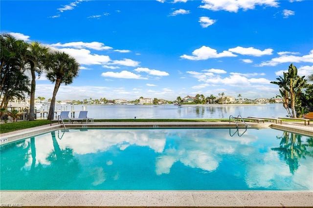 9486 Gulf Shore DR A101, Naples, FL 34108