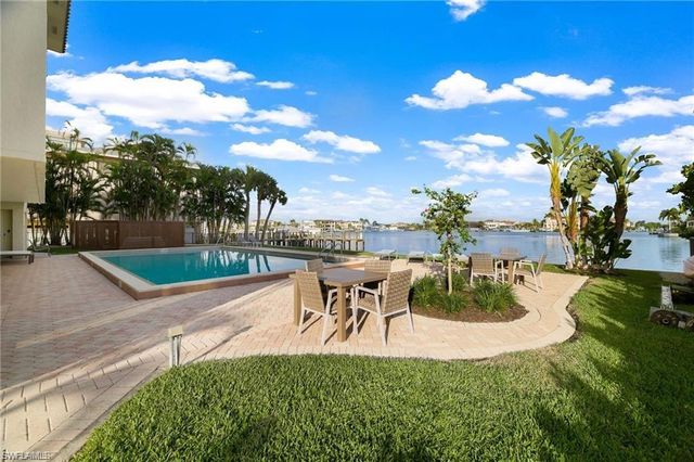 9486 Gulf Shore DR A101, Naples, FL 34108