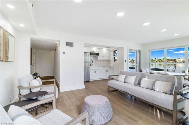 9486 Gulf Shore DR A101, Naples, FL 34108