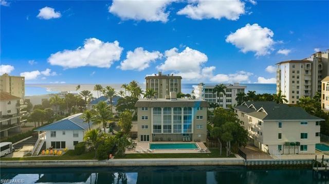 9486 Gulf Shore DR A101, Naples, FL 34108