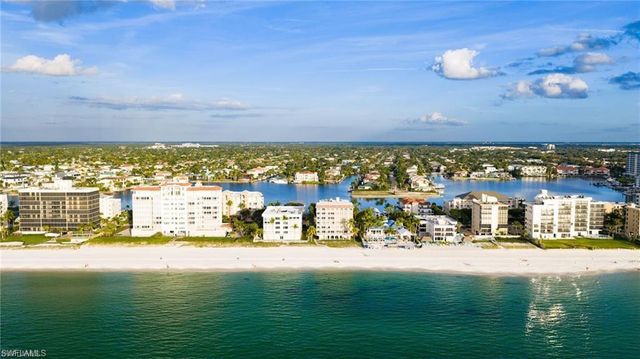 9486 Gulf Shore DR A101, Naples, FL 34108