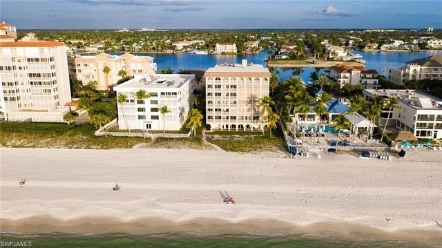 9486 Gulf Shore DR A101, Naples, FL 34108