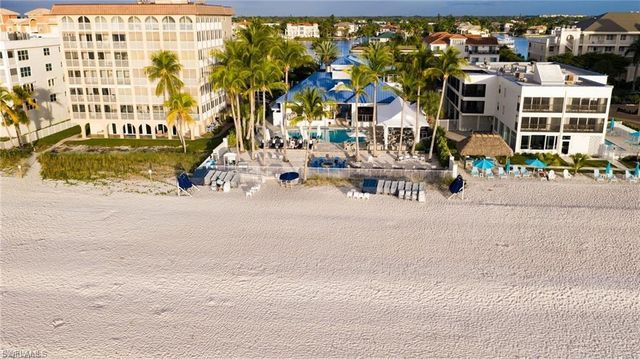 9486 Gulf Shore DR A101, Naples, FL 34108