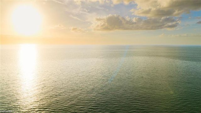 9486 Gulf Shore DR A101, Naples, FL 34108