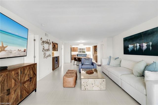 9486 Gulf Shore DR A101, Naples, FL 34108